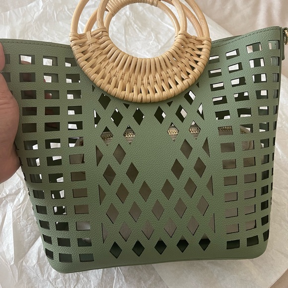 Mesh bag in vegan leather. - Picture 2 of 9